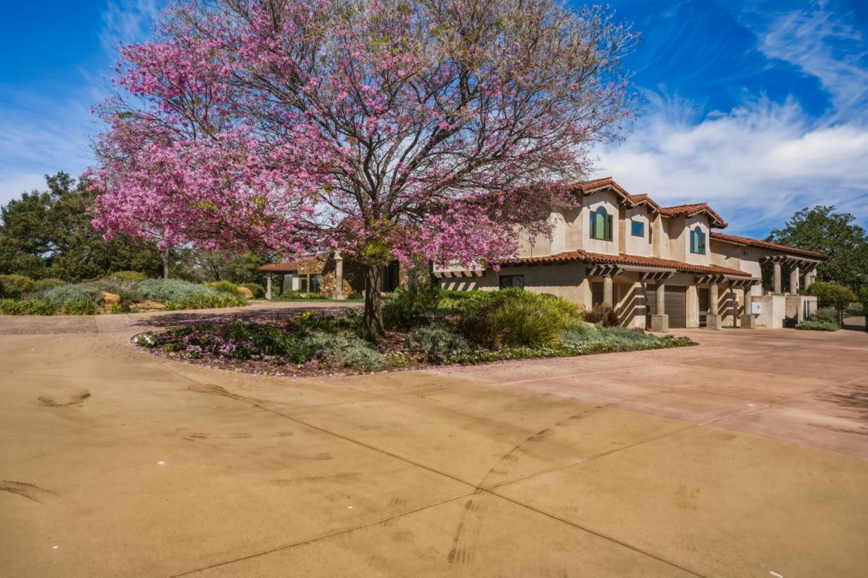 Luxury Equestrian Estate, Resort home, 352 Acres - photo 15