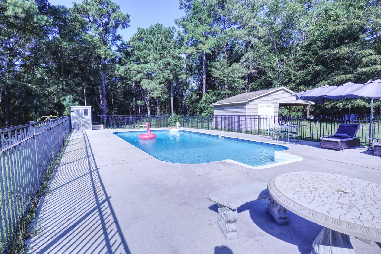 Turnkey Country Retreat on 8 Private Acres - photo 19