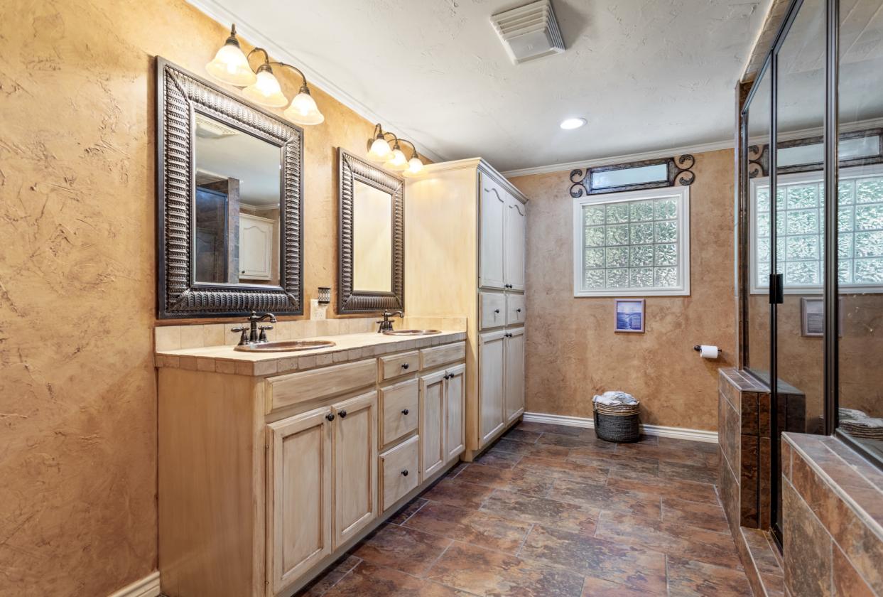 9.99 Acres in a park-like setting - photo 17