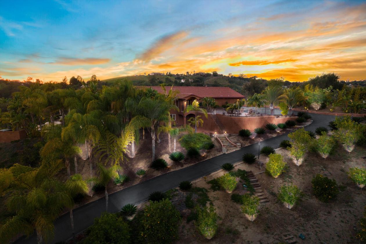 Luxury Equestrian Estate with Resort-Style Living - photo 7