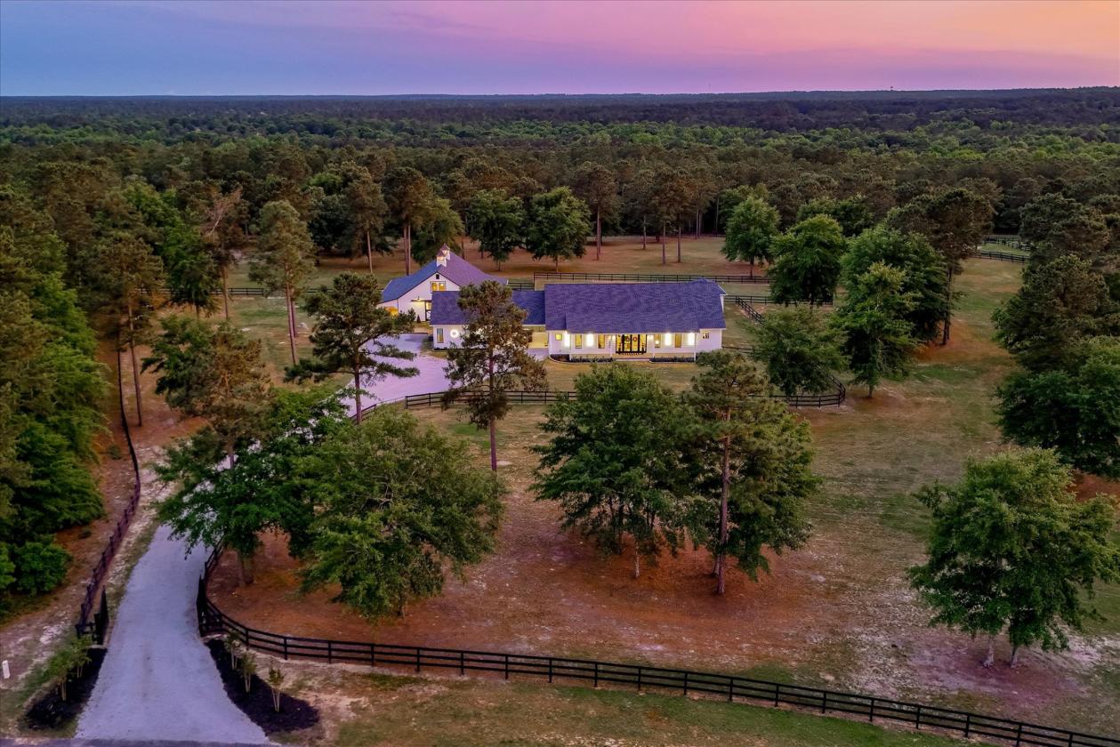 6 Stall Modern Luxury Farm in Equestrian Community - photo 16