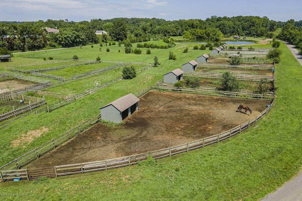 Harness Horse Training Facility WITH Stonedust Training Track