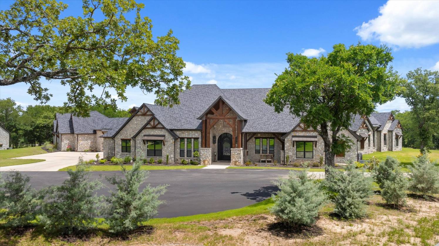 Horse Property for sale.