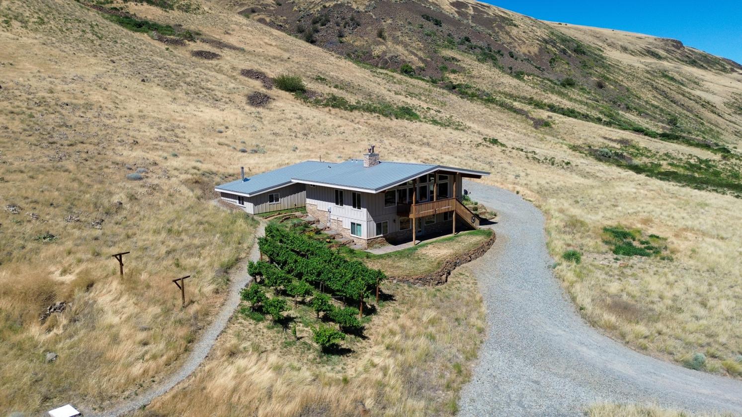 Craftsman Home on 4.66 Acres - photo 3