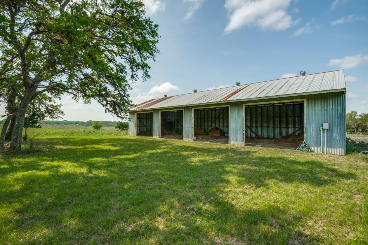 Exquisite Hill Country Farmhouse Boerne, Kendall County, Texas