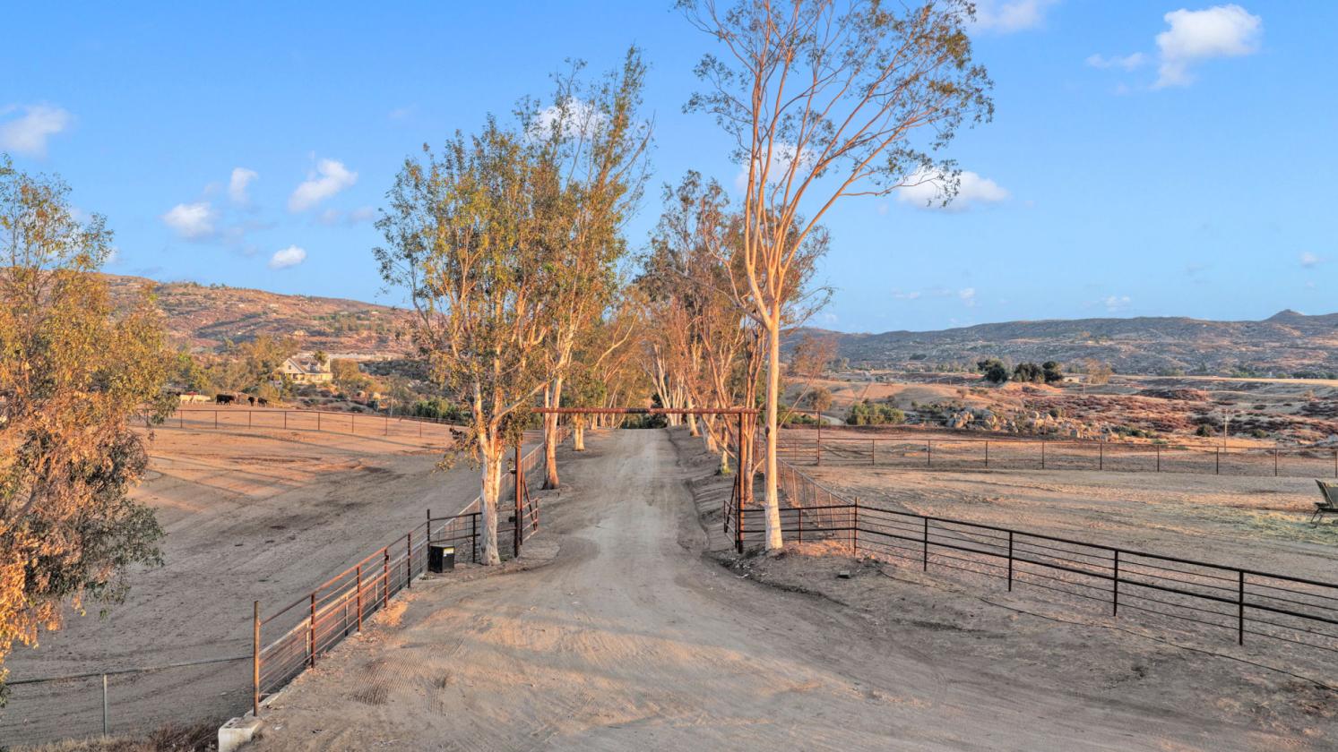 Equestrian Estate Near Wine Country - photo 2