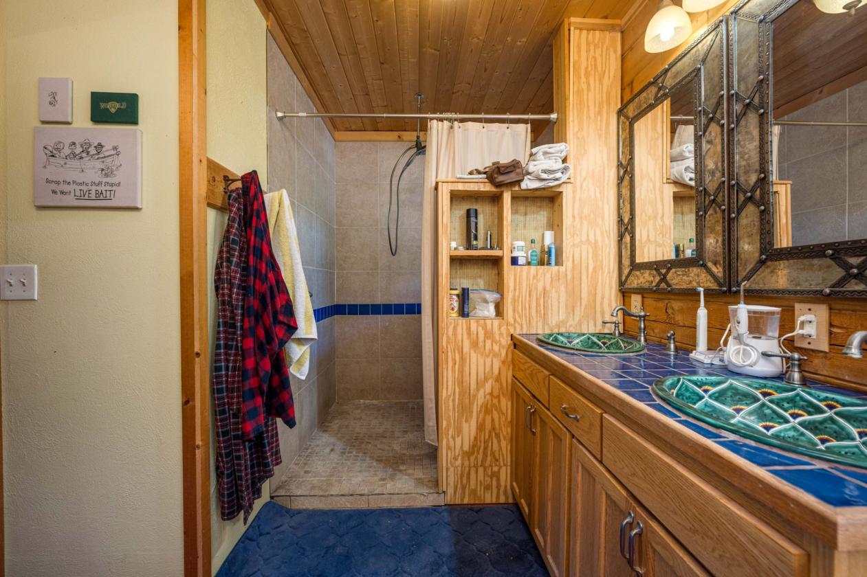 Beautiful Cabin with Horse Facilities - photo 16