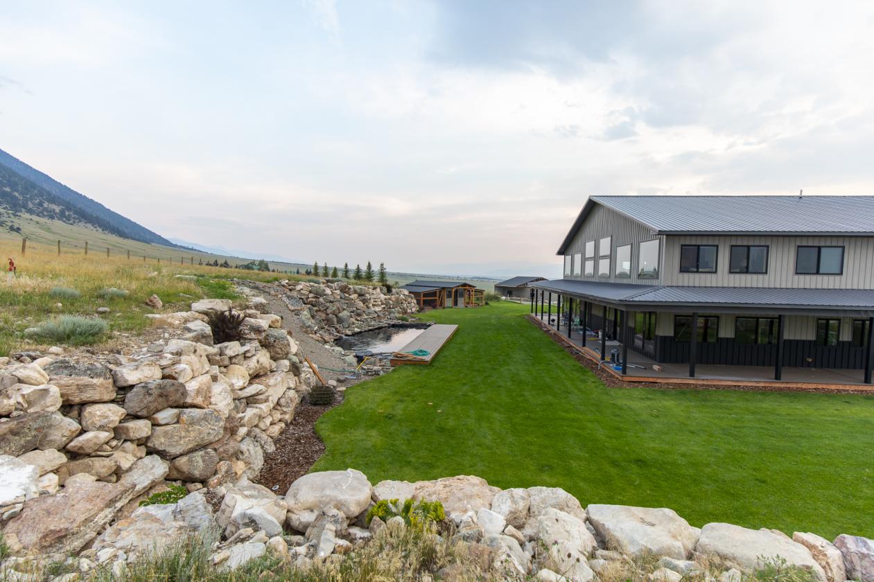 Yellowstone Corridor Luxury Horse Property - photo 1