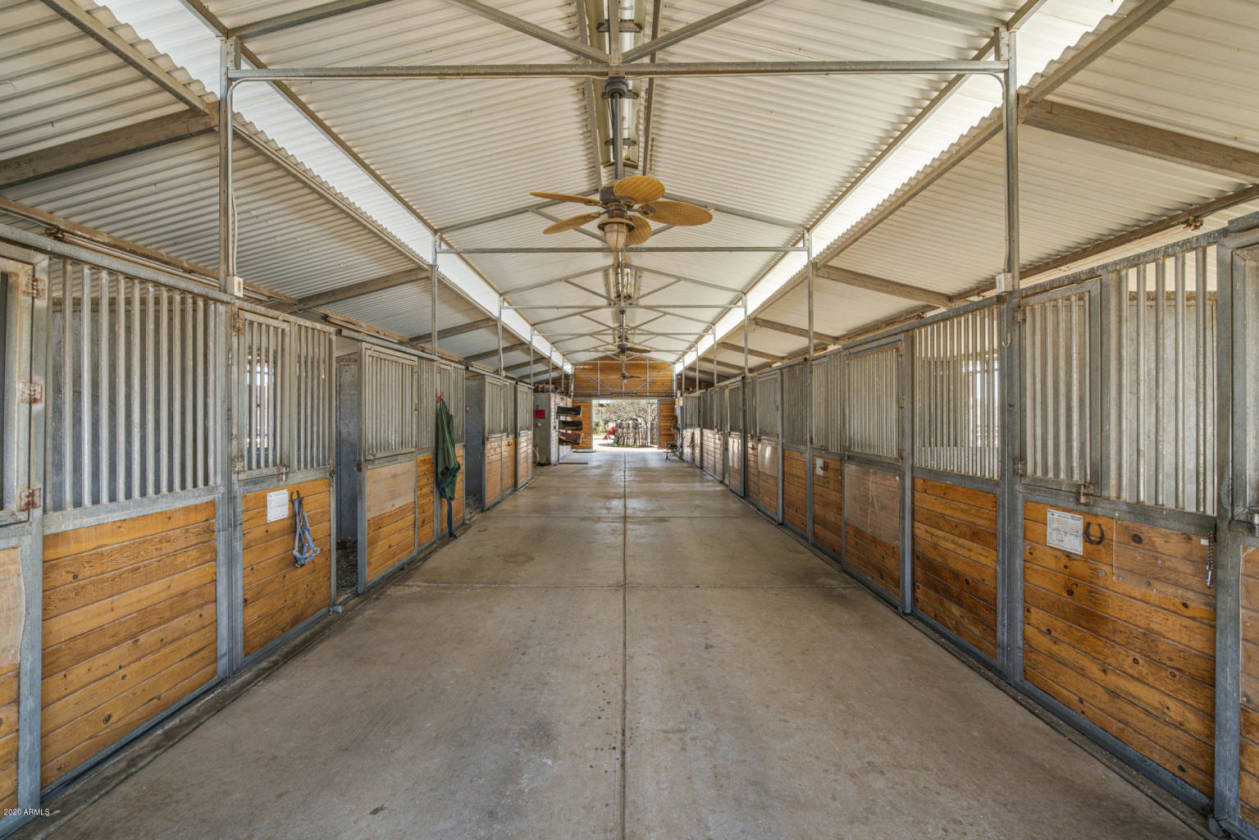 17 acre horse facility in North Scottsdale with Covered arena