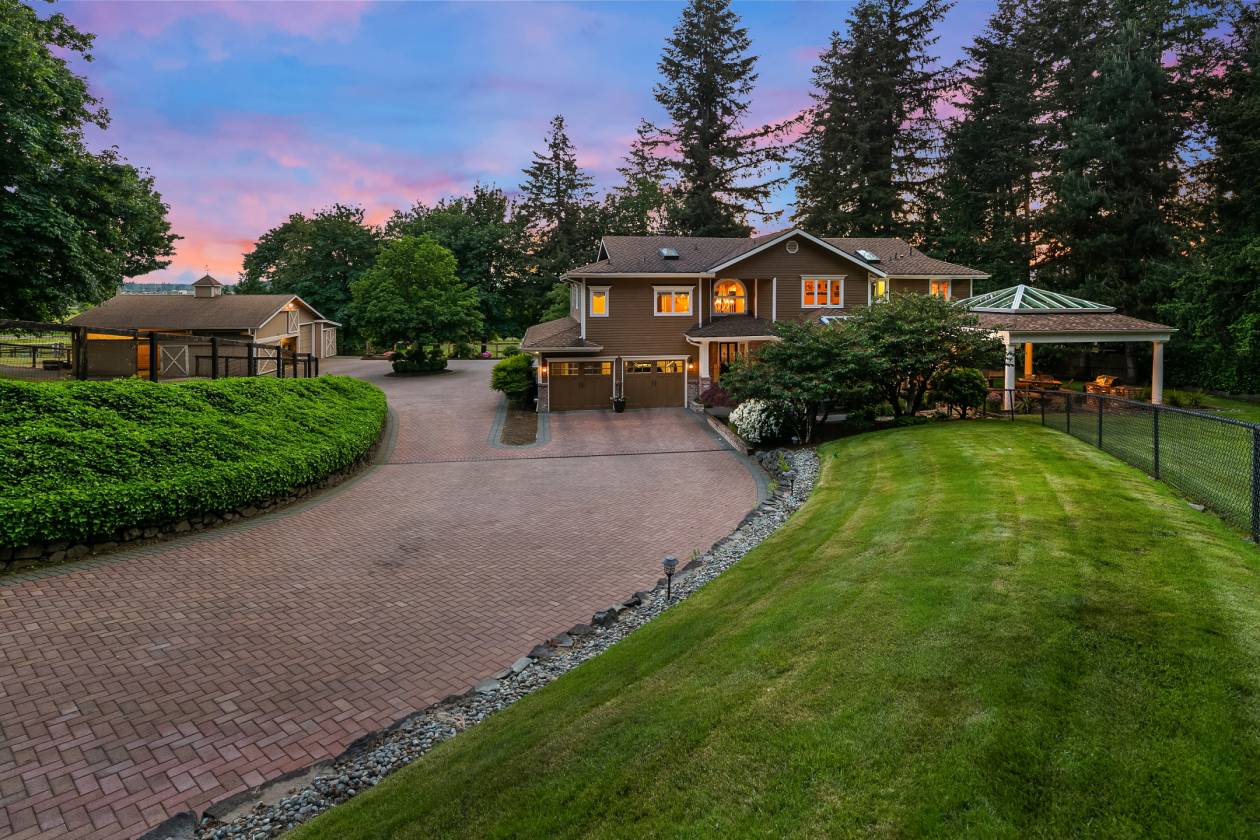 Horse Property for sale.