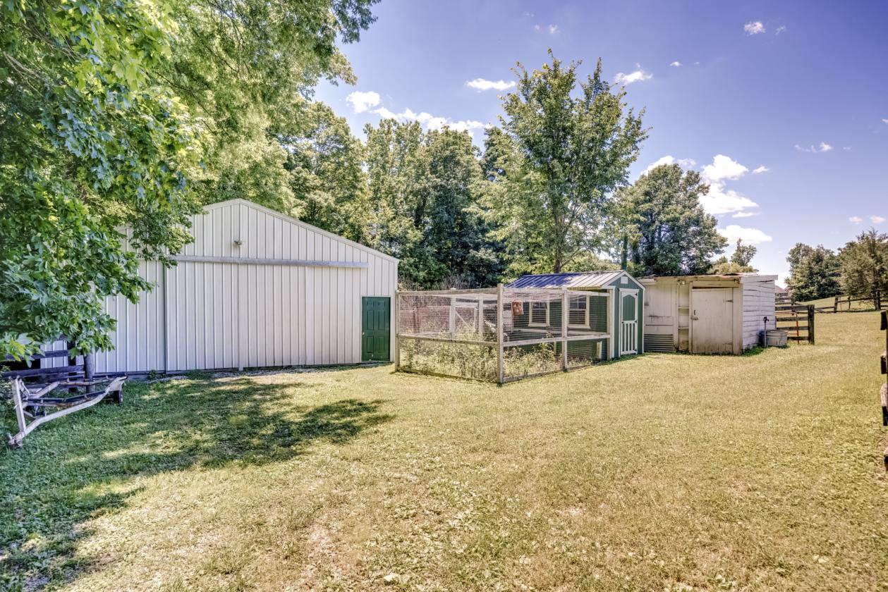 Horse property in Oldham County - photo 15