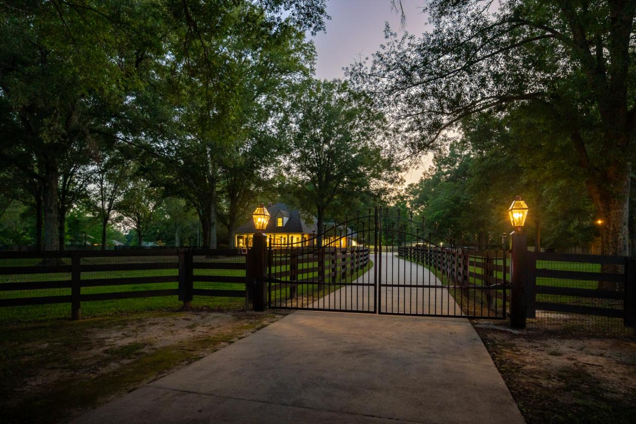 Equestrian Paradise - 5 Acres • Barn • Cross Fenced - photo 29