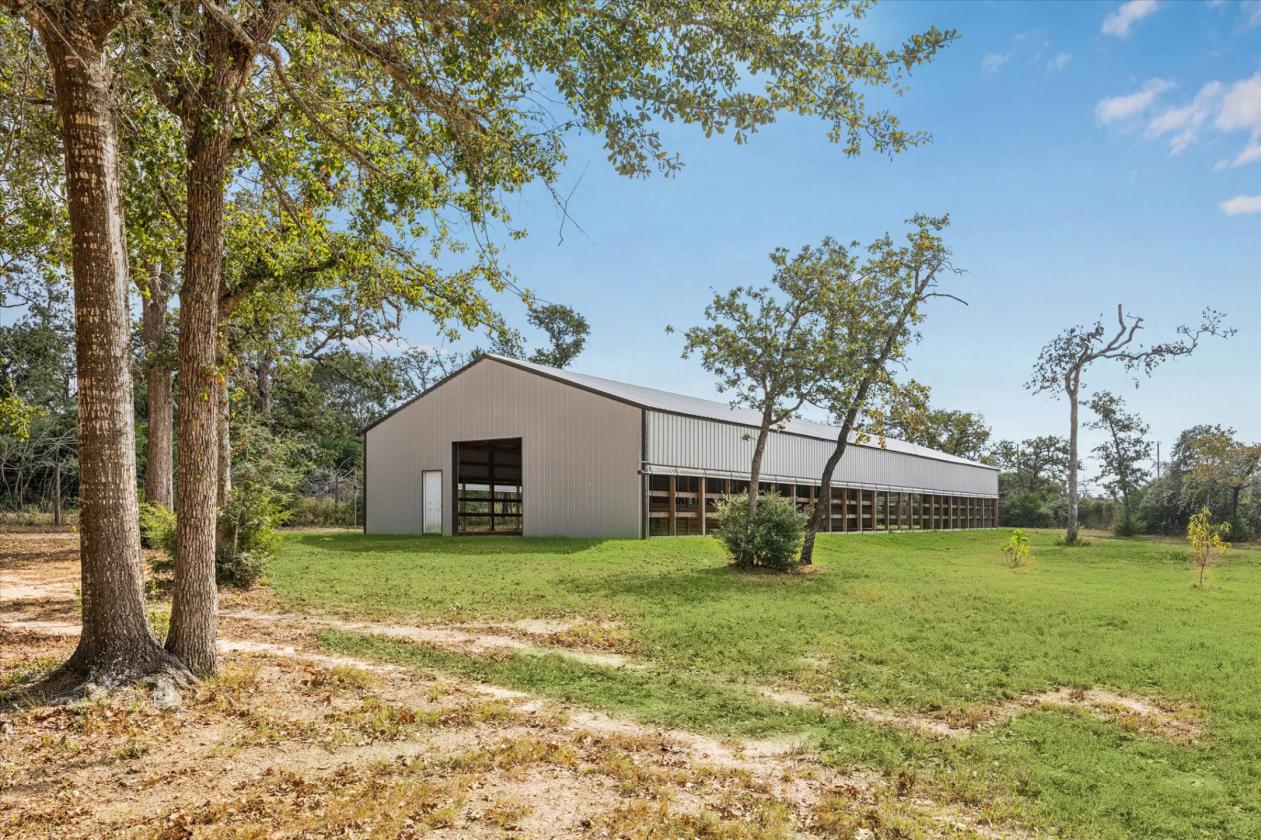 Beautiful Horse Barn on 5.2 Acres - photo 2