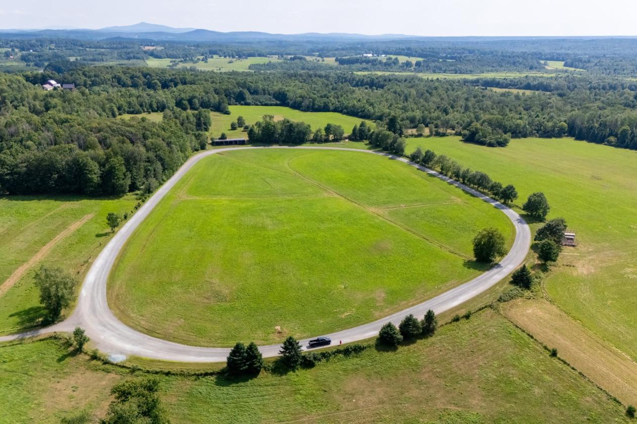 EXCEPTIONAL EQUESTRIAN ESTATE - photo 4