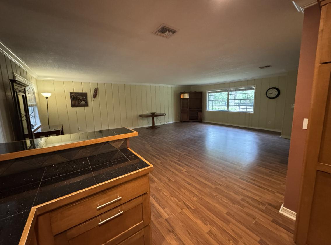 Country Charm, Suburban Ease in Central Florida - photo 7