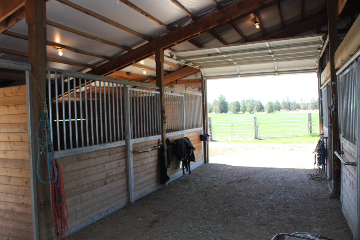 Equestrian Farm abuts Public Land in Beautiful Bend 