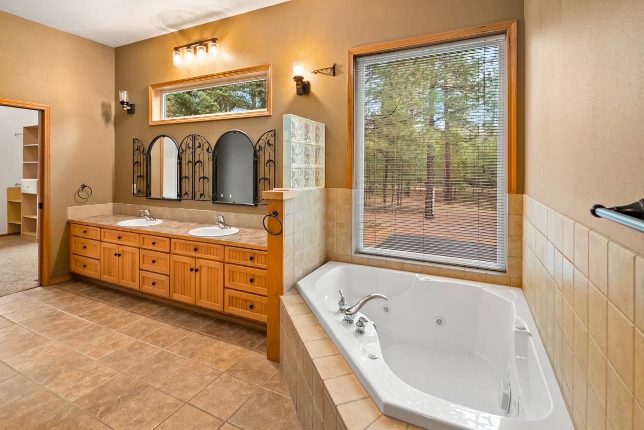 10 Acre Estate - photo 19