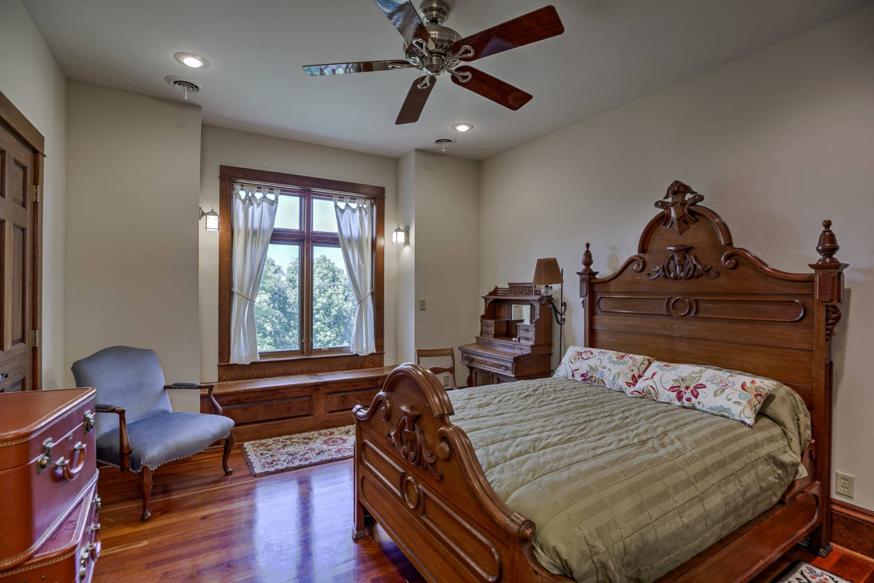 Horse farm for sale Lawrence, Douglas County, Kansas Horse farm for