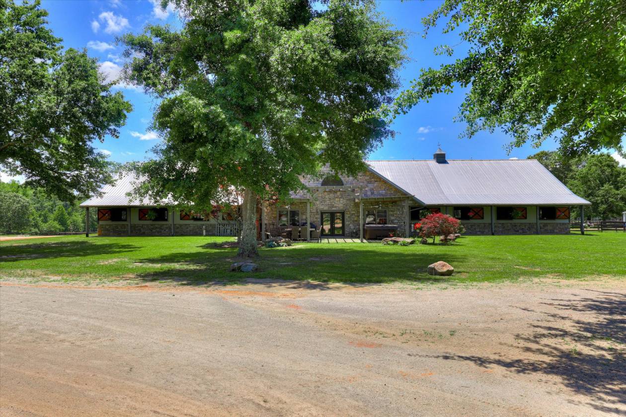 Horse Property for sale.