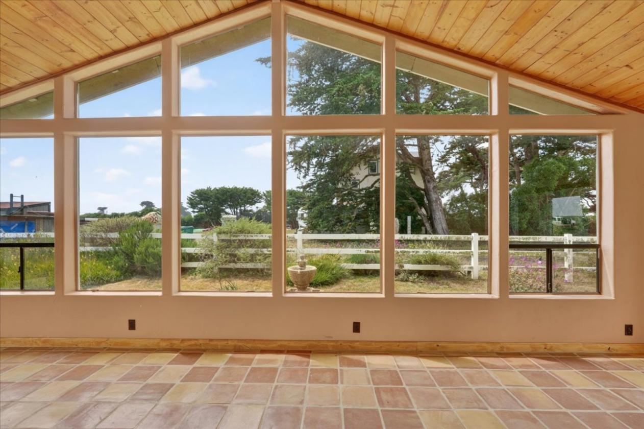 Spectacular horse property with ocean views! - photo 12