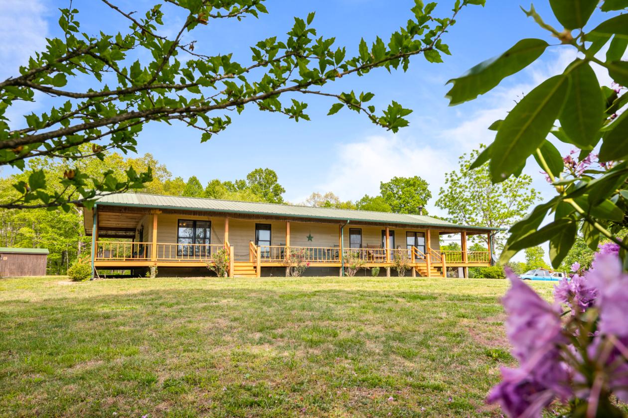 60+ Acre Farm just outside Big South Fork NRRA! - photo 1