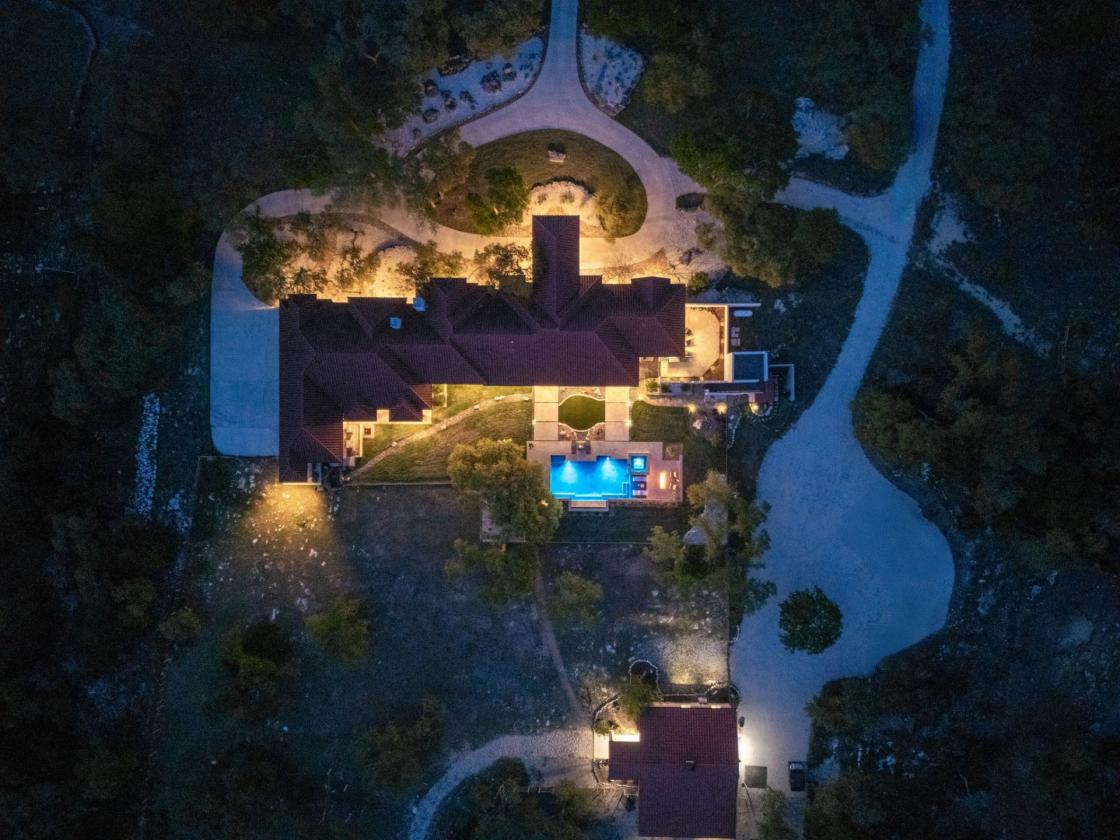 Texas hill country equestrian estate - photo 20