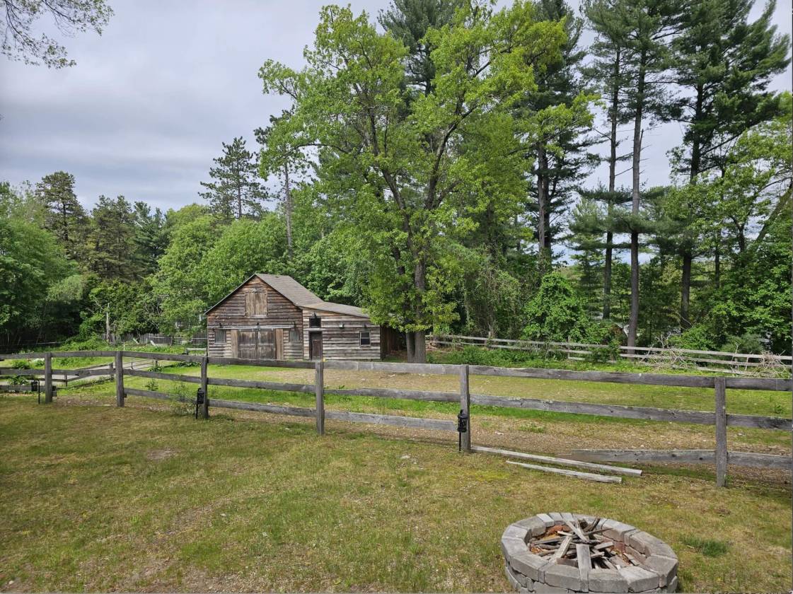 Horse Property for sale.