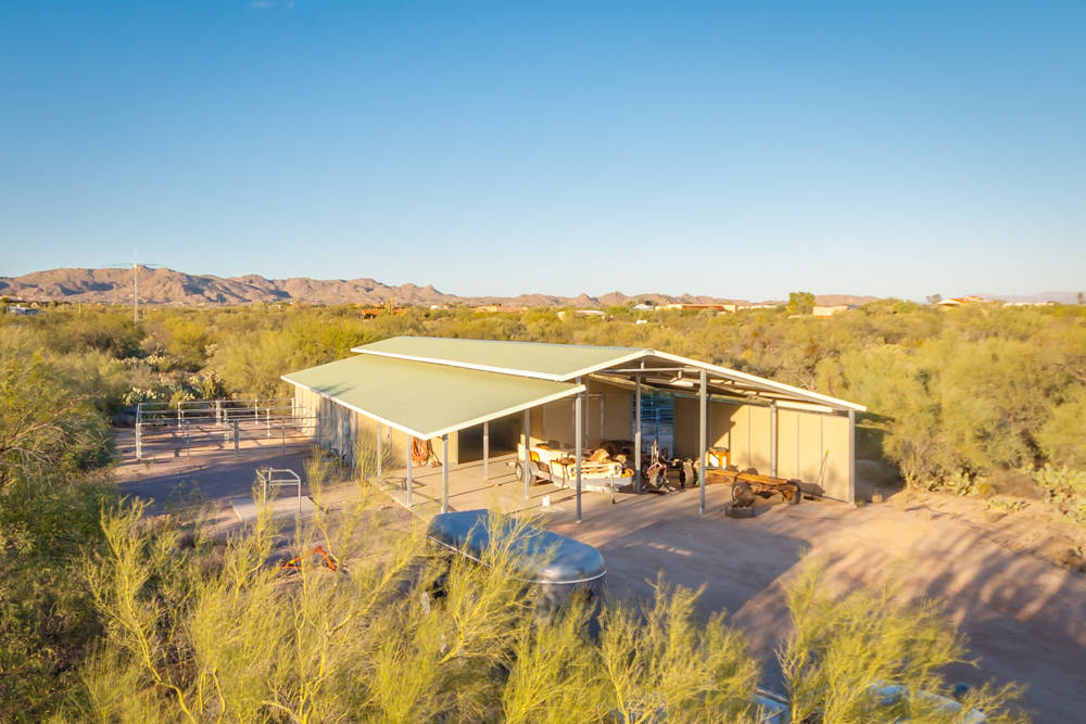 La Cholla Airpark Custom Equestrian & Personal FlyIn Estate Tucson, Pima County, Arizona