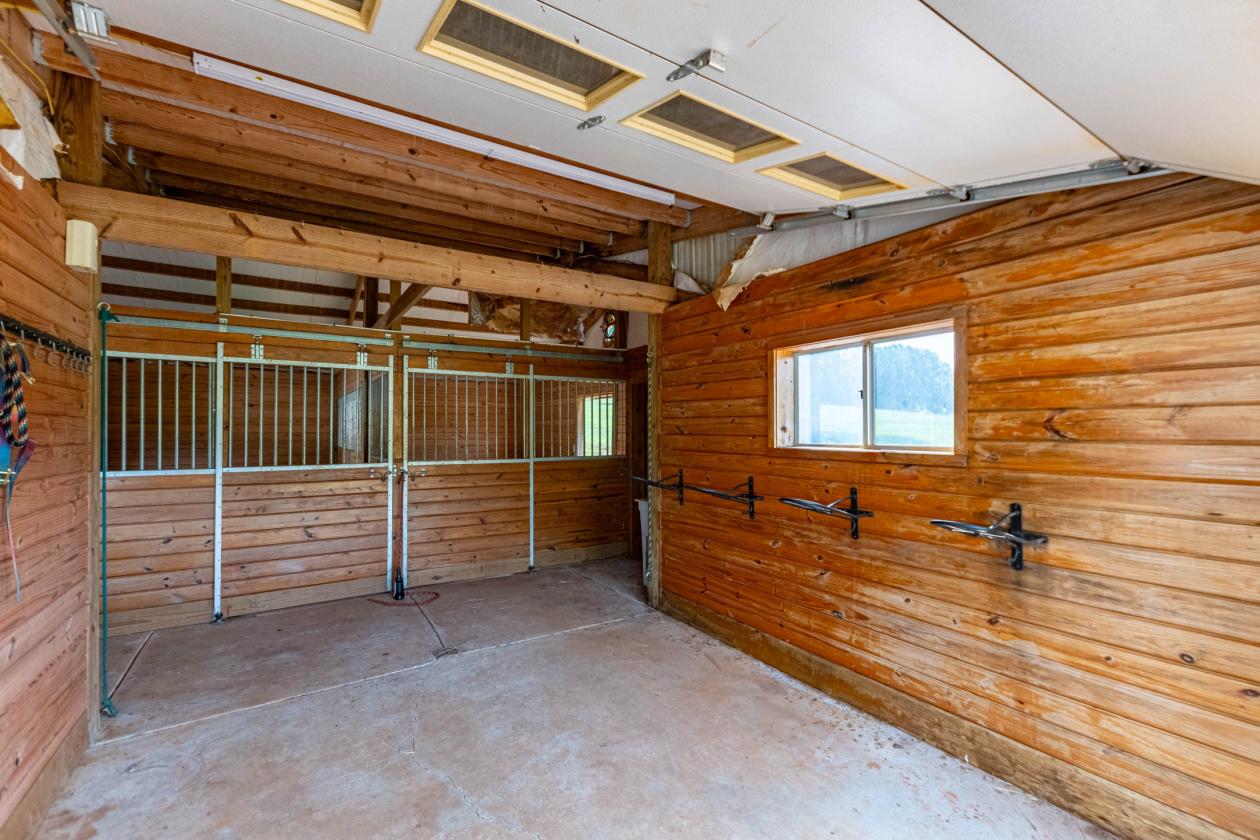 FANTASTIC EQUESTRIAN PROPERTY - photo 28