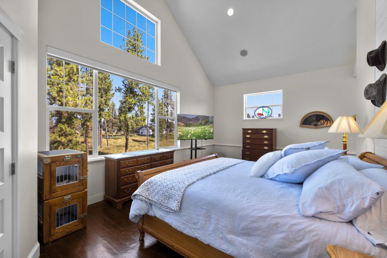 Where Montana grit meets refined country living - photo 24