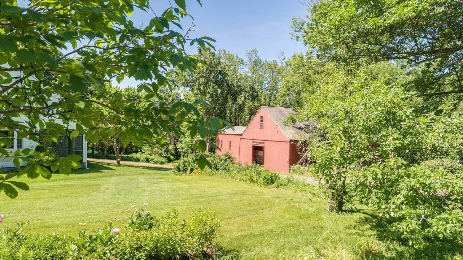 New England horse farm , barn and 20+ acres Princeton, Worcester