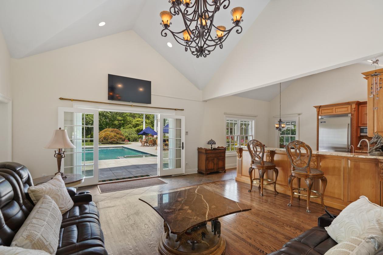 Elegant North Salem Horse Country Estate - photo 19