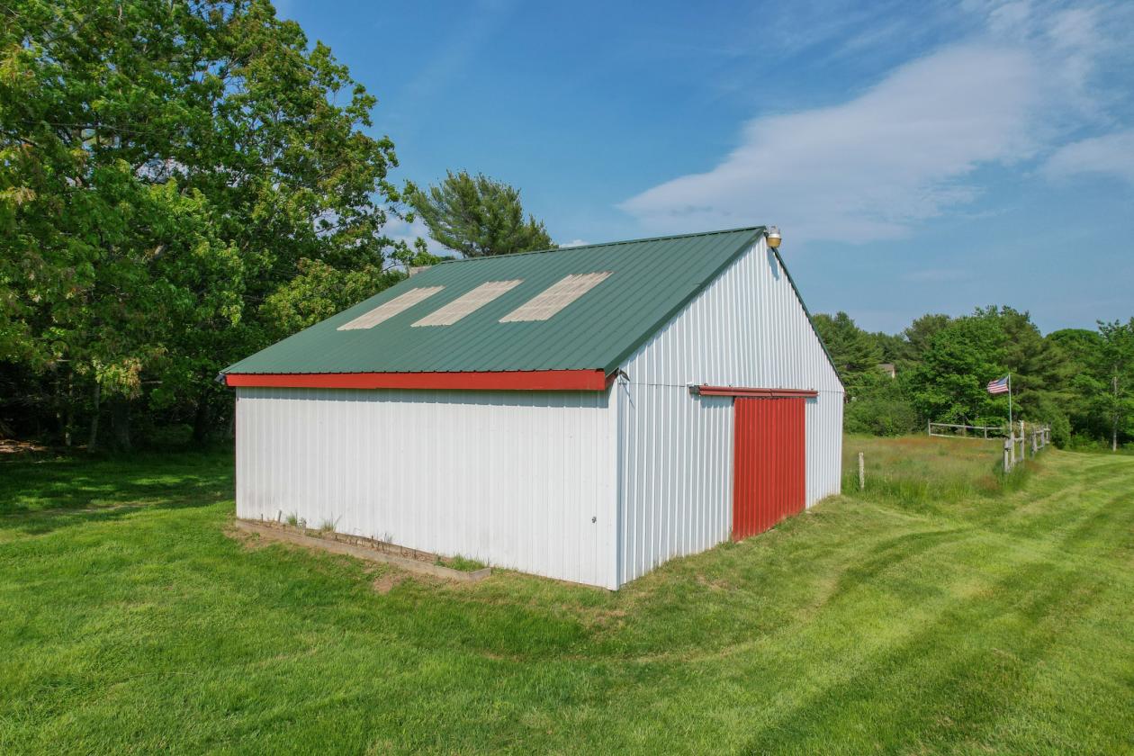 Lakefront Home with 2 stalls & a Tack Room - photo 25