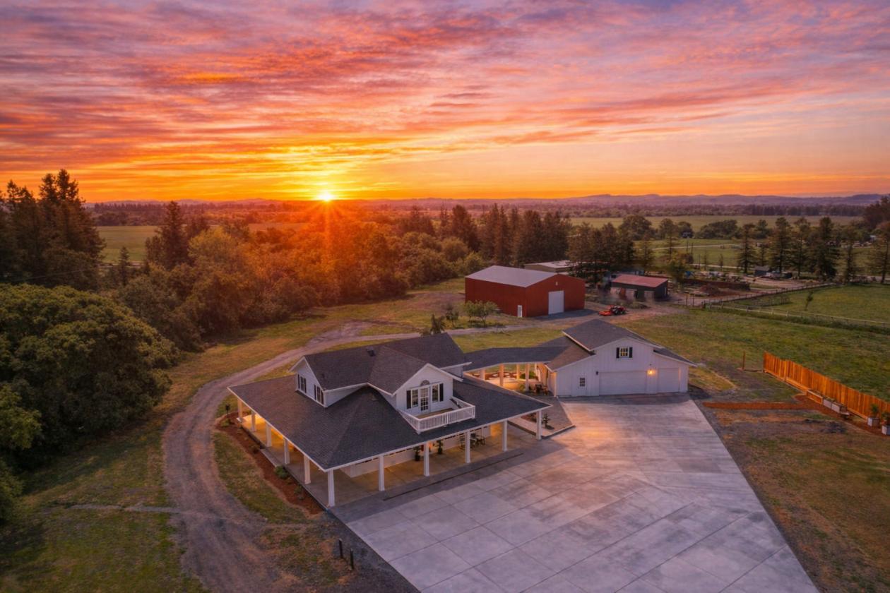 1450 Crane Canyon - Modern Farmhouse Living - photo 29