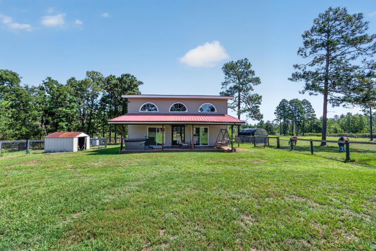 Home & 8-Stall Barn on 6.6 Acres Near Trails - photo 23