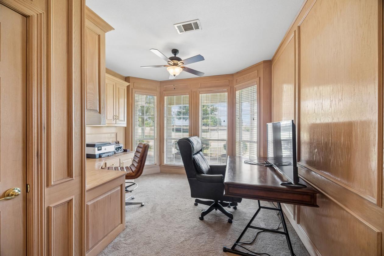 LUXURY MEETS COUNTRY LIFE ON 7.5 PICTURESQUE ACRES - photo 18