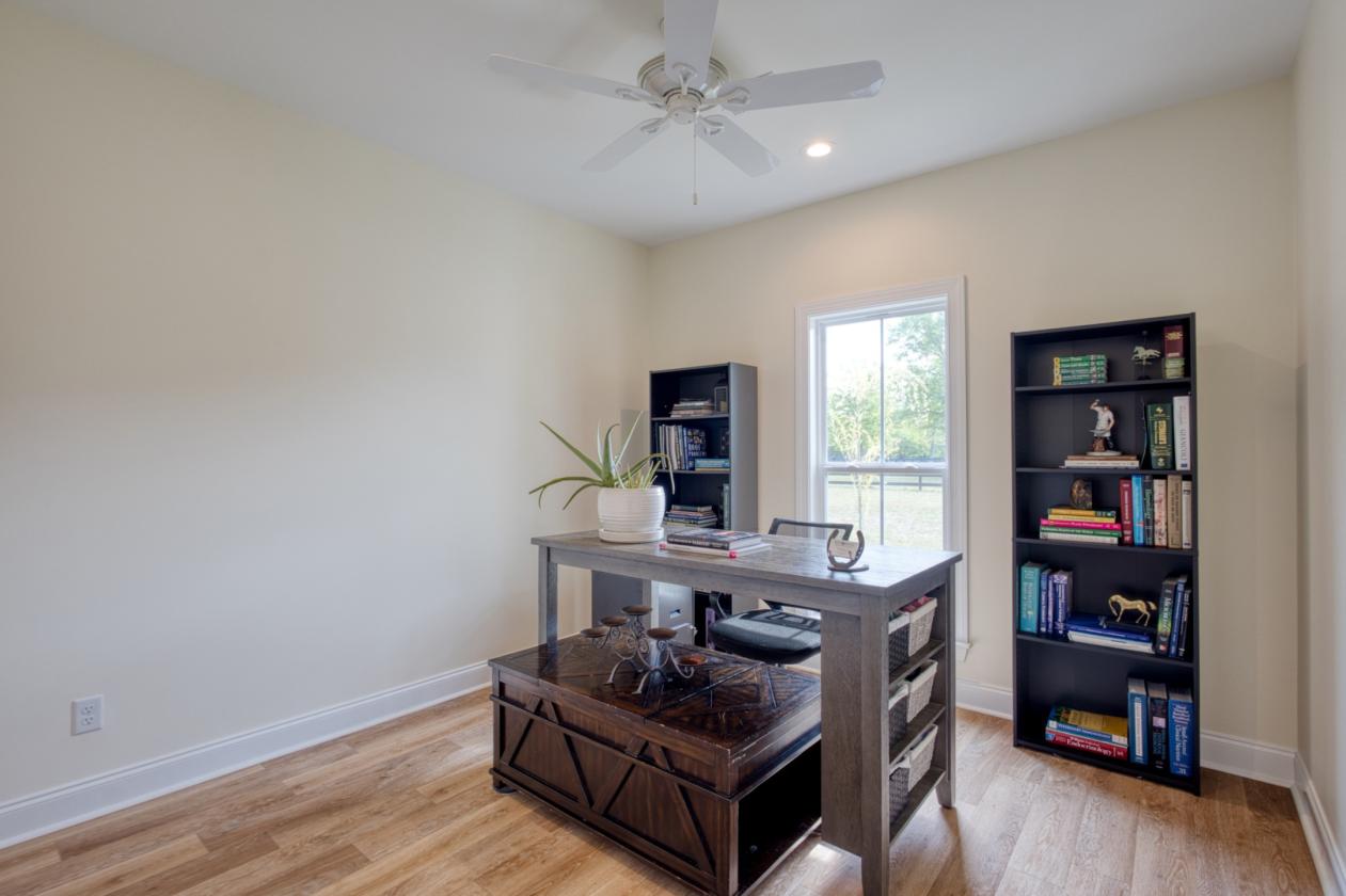 An Equestrian retreat in the heart of Bridle Creek - photo 18