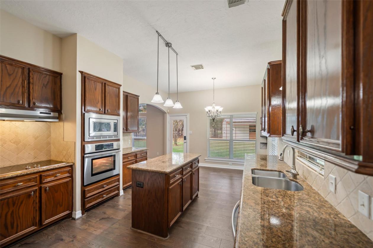 Beautiful country estate on over 4.75 acres - photo 15