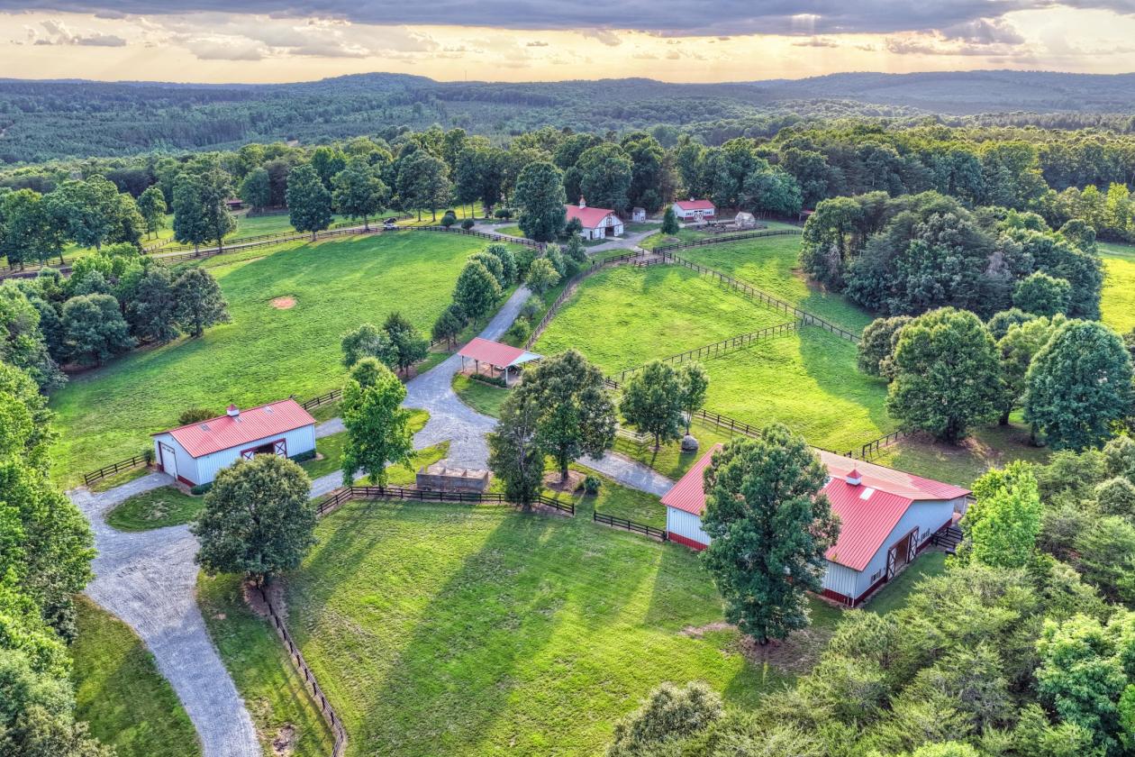 Equestrian Estate on 43 Acres - photo 2