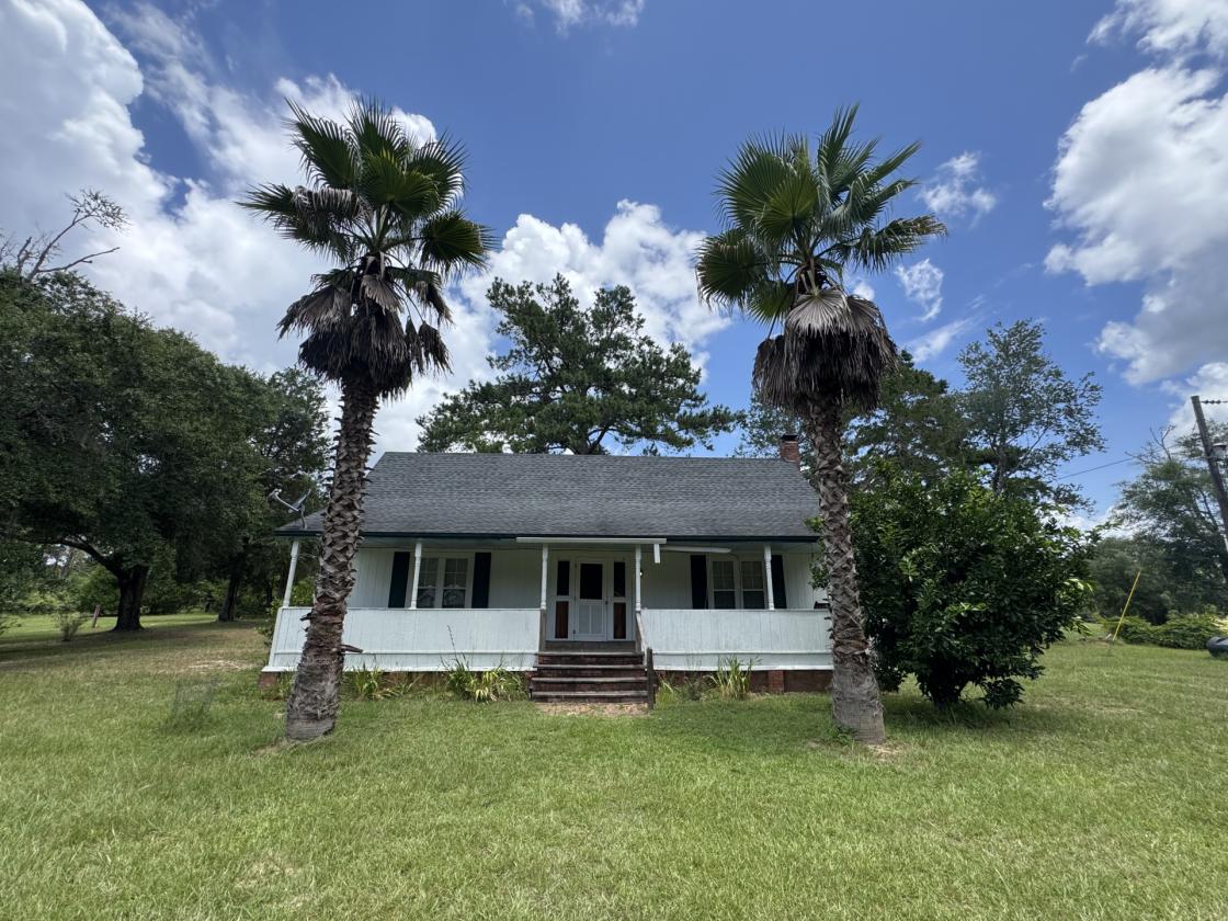 6+ Acres on Golf Course, 2 Barns, 1 House, NO HOA - photo 2