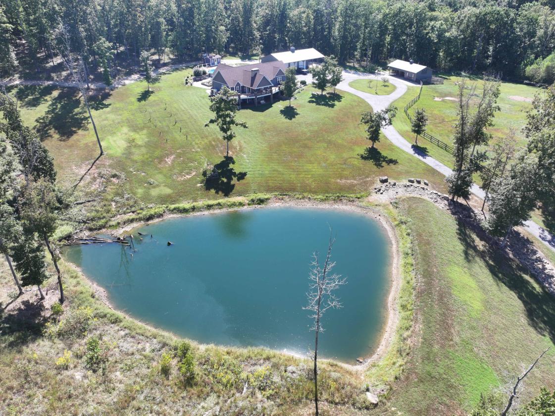 31 Acres, 5-Stall Barn & Luxury Home - photo 24