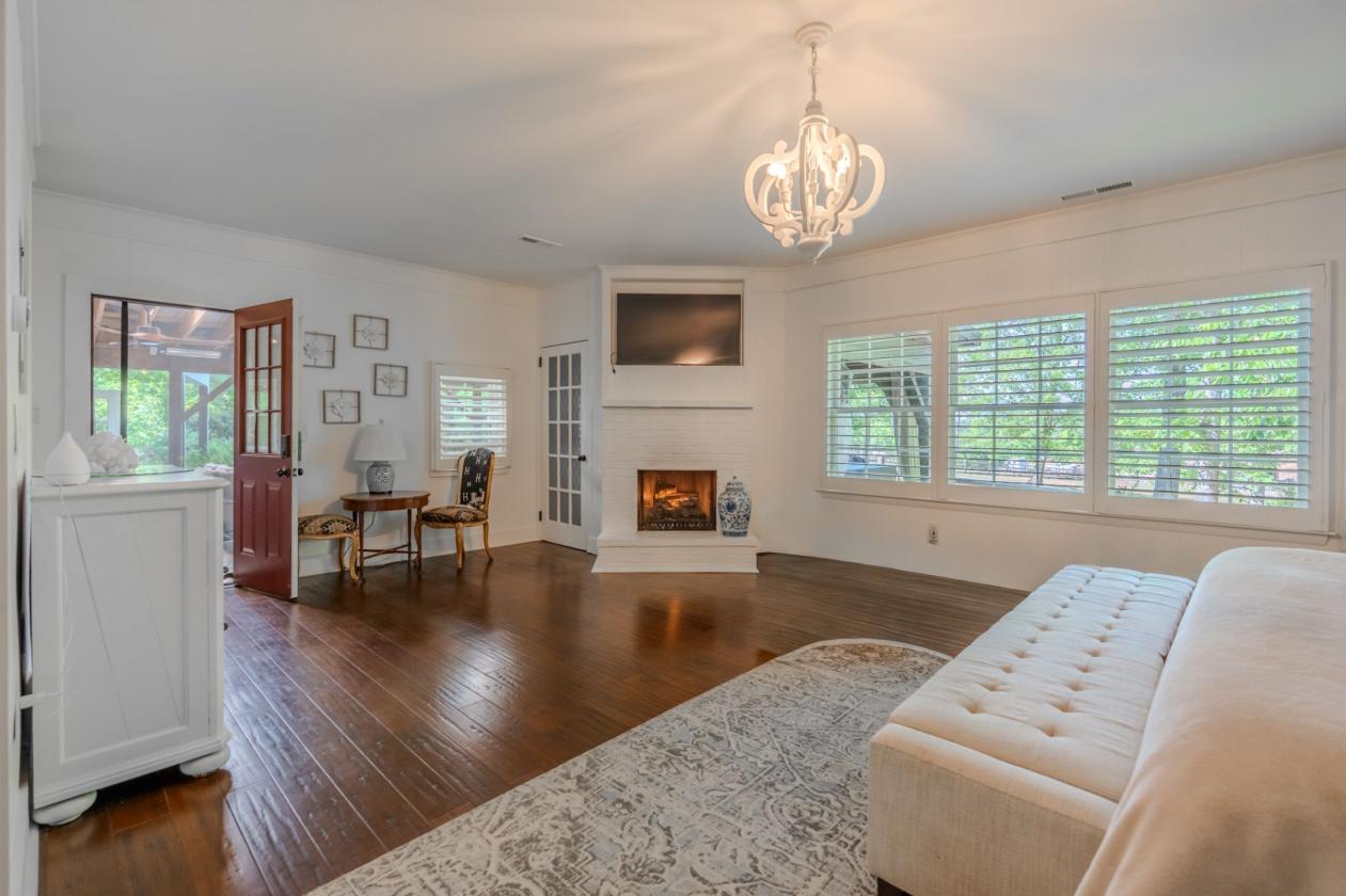 Historic 24 ac Equestrian Estate w Covered Arena - photo 18