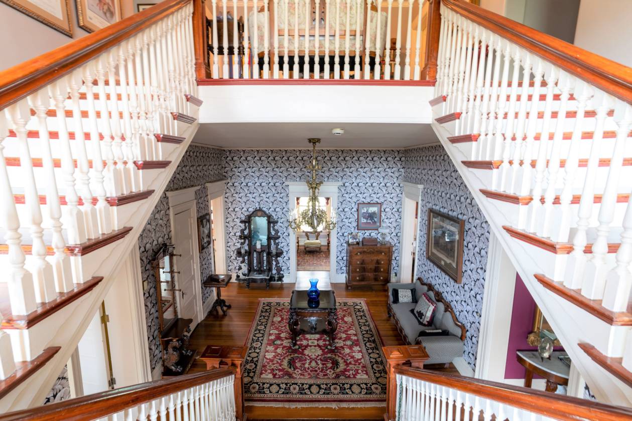 horse training facility! Shelbyville, Shelby County, Kentucky horse ranch for sale