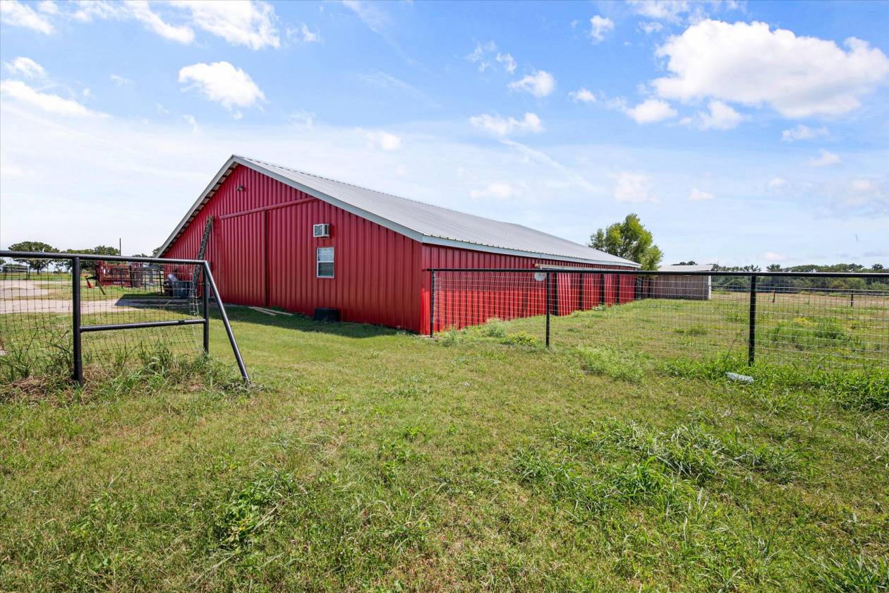 Gorgeous Farmhouse on 38+ Acres w/ Creek and Pond - photo 26