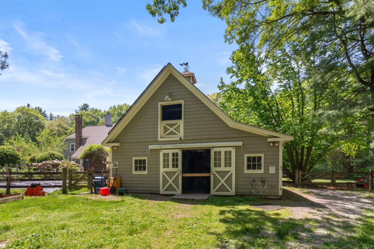 Meticulously Maintained 8 Ac Horse Farm on Trails - photo 2