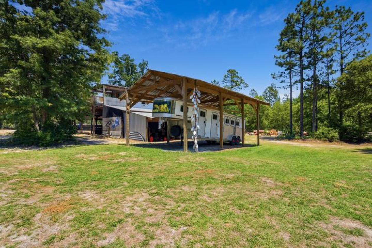 Unique Equestrian Property 9.48 Acres Near Trails - photo 23