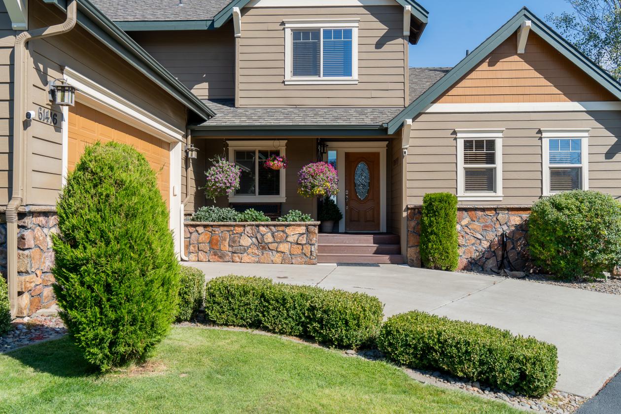Horse Farm & Equestrian Estate in Bend - photo 4