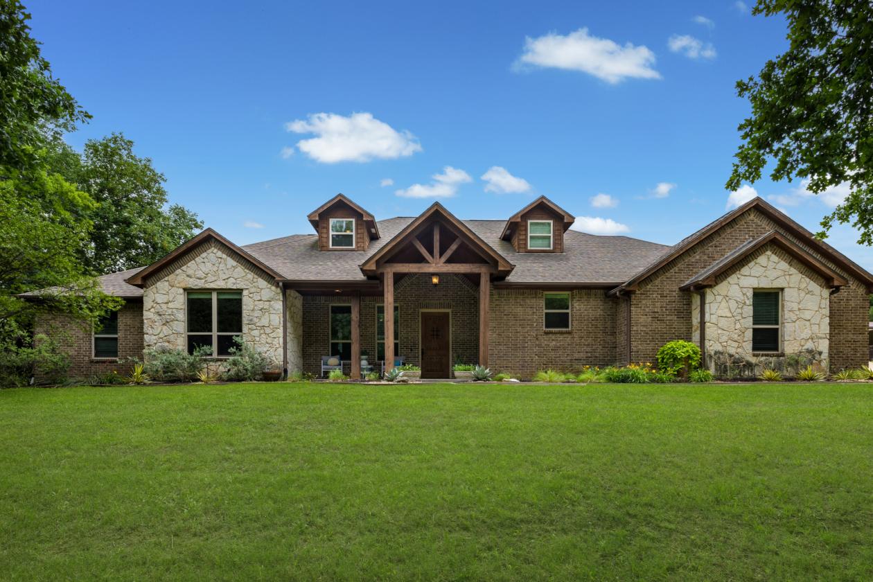 Luxury Ranch Retreat on 11.66 Acres near Dallas - photo 1
