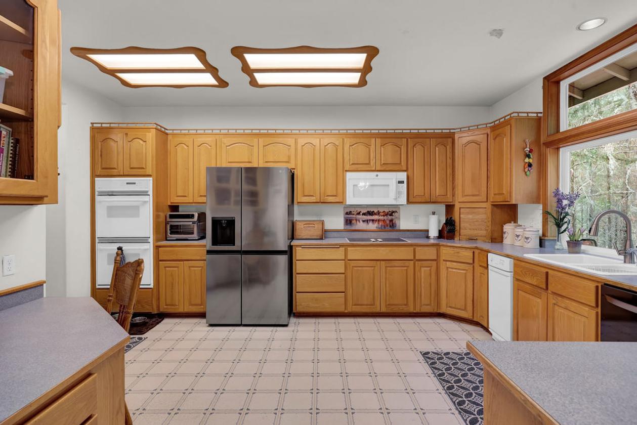 73+acre Estate a rare blend of amenities! - photo 9