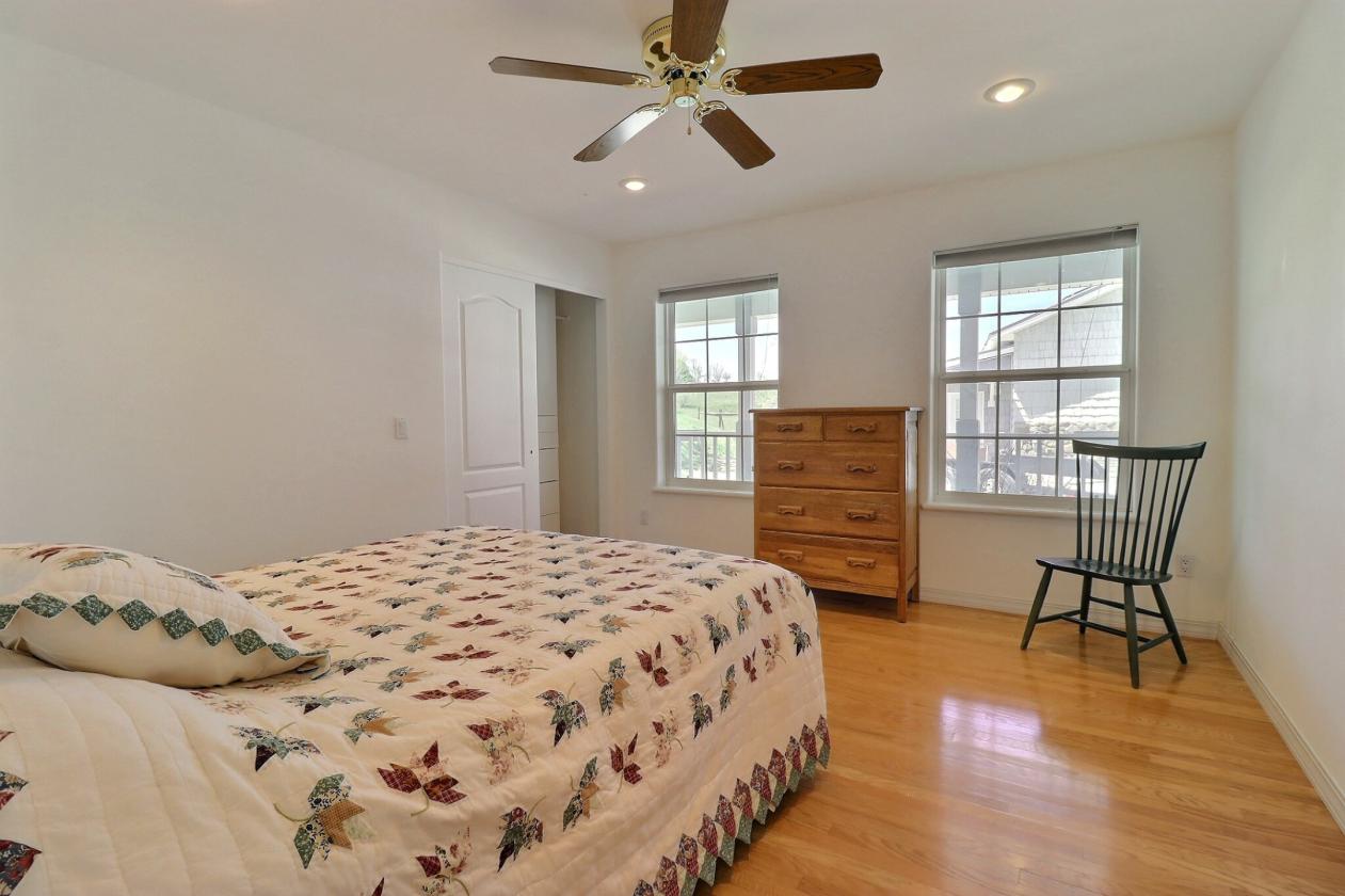 Beautiful Horse Property on 5.37 Acres - photo 18